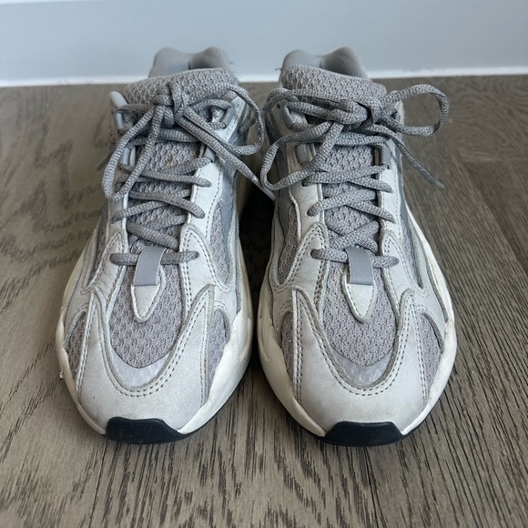 YEEZY 700 v2 “static” - Picture 3 of 4